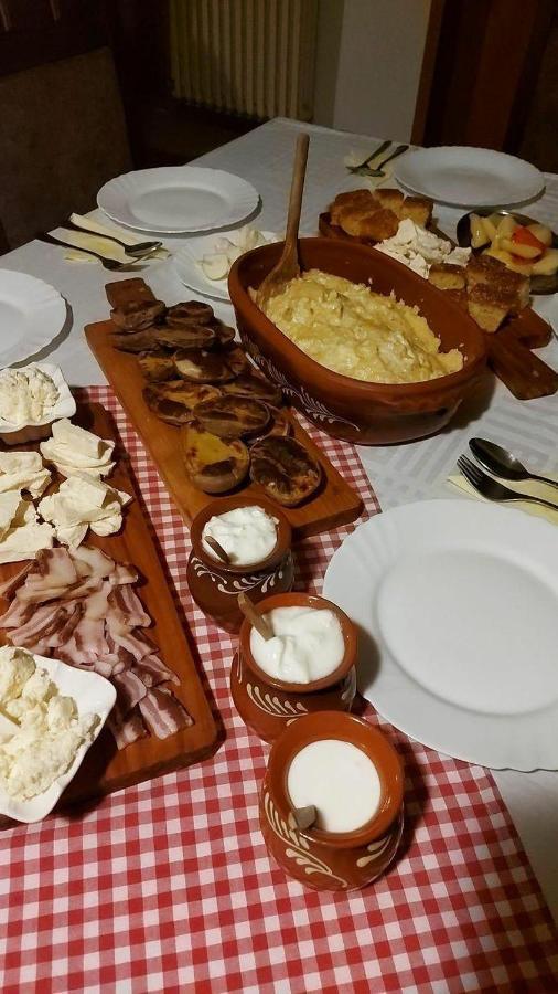 Affittacamere Domacinstvo Bakic Irig Esterno foto